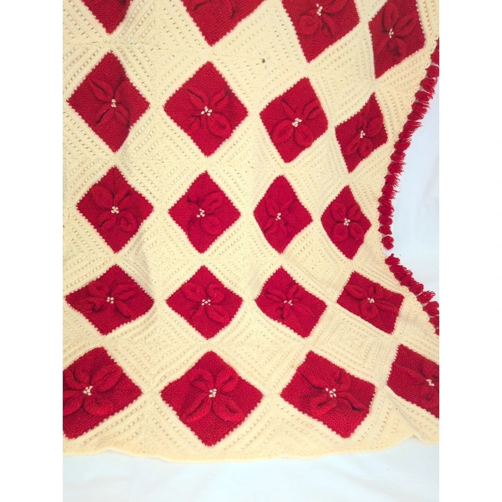 VTG  Granny Nantucket Poinsettia Afghan 87